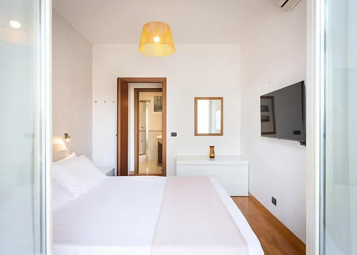 Quieto Vicino Stazione E Metropolitana Apartamento *